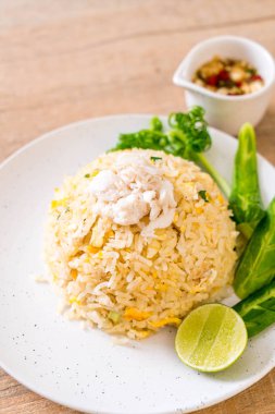 Sebzeli kızarmış pirinç.