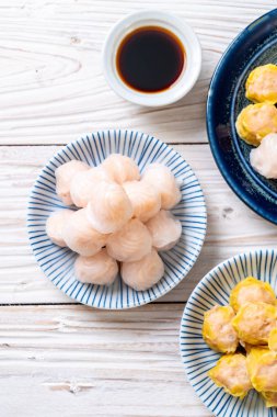 Çin karides pişmiş hamur tatlısı - Asya gıda tarzı