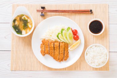 Japon kızartılmış domuz pirzolası (tonkatsu seti) - Japon yemek tarzı