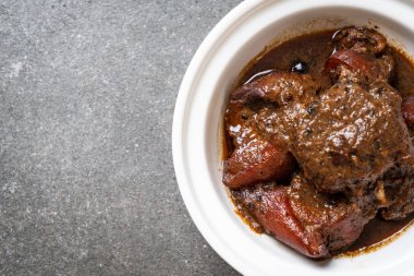 herb - Phuket Tayland geleneksel gıda tarzı ile domuz eti güveç