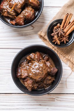 herb - Phuket Tayland geleneksel gıda tarzı ile domuz eti güveç