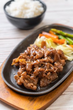 sıcak plaka - Asya tarzı domuz biftek dilimlenmiş