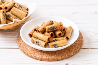 Taylandlı çıtır Hindistan cevizi roll - Tay tatlı snack