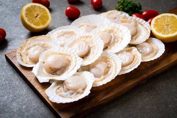 Fresh Shell Scallop Wood Board — Stock Photo, Image