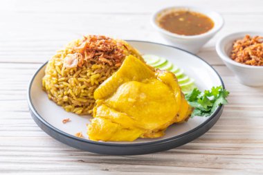 Tavuk - Müslüman gıda tarzı ile Müslüman sarı pirinç