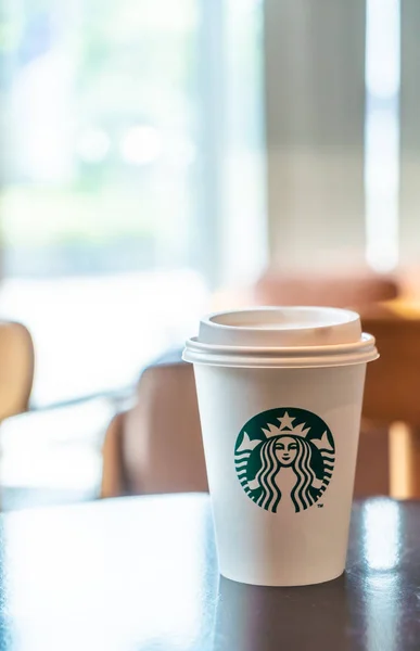 Bangkok Tailandia Junio 2018 Starbucks Café Caliente Con Soporte Sobre — Foto de Stock