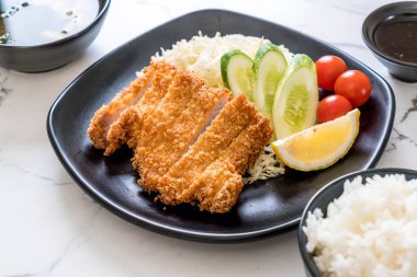 Japon kızartılmış domuz pirzolası (tonkatsu seti) - Japon yemek tarzı