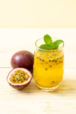 taze ve buzlu meyve suyu - sağlıklı içecek