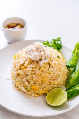 Sebzeli kızarmış pirinç.