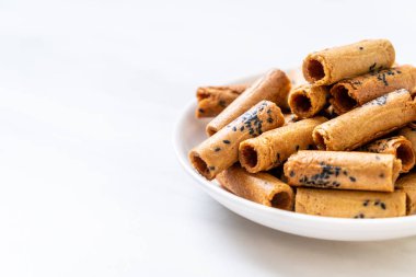 Taylandlı çıtır Hindistan cevizi roll - Tay tatlı snack