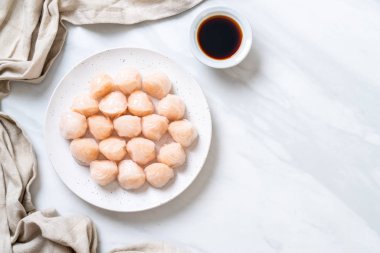 Çin karides pişmiş hamur tatlısı - Asya gıda tarzı