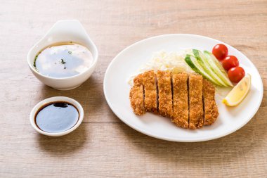 Japon kızartılmış domuz pirzolası (tonkatsu seti) - Japon yemek tarzı