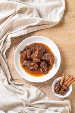 herb - Phuket Tayland geleneksel gıda tarzı ile domuz eti güveç