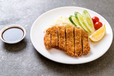 Japon kızartılmış domuz pirzolası (tonkatsu seti) - Japon yemek tarzı
