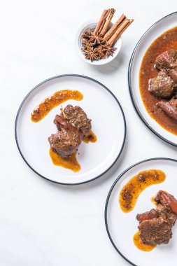 herb - Phuket Tayland geleneksel gıda tarzı ile domuz eti güveç