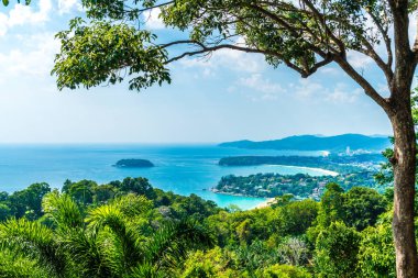 Tropikal plaj manzarası, Karon view Phuket, Tayland - tatil tatil kavramı üzerine gelin