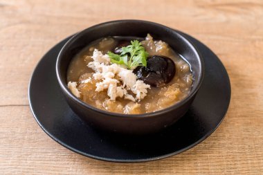 Yengeç kase kırmızı et suyu çorbası kızarmış balık Maw