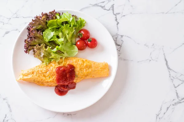 Arroz Frito Con Sabor Una Tortilla Envoltura Con Verduras — Foto de Stock