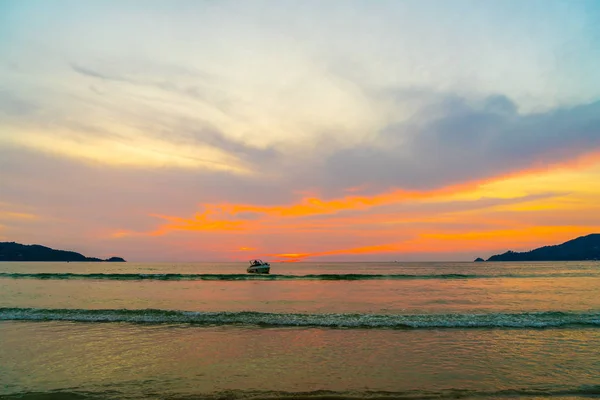 Plage Tropicale Avec Coucher Soleil Beau Ciel — Photo