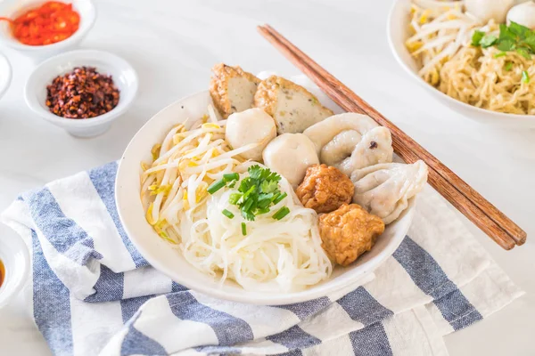 Noodles Bowl Fish Ball Asian Food Style — Stock Photo, Image