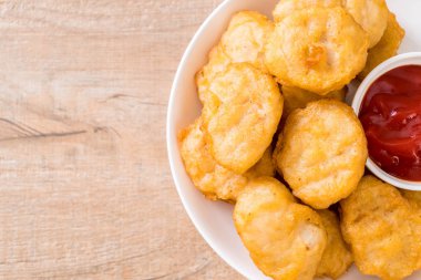 Soslu tavuk nugget, sağlıksız yemek.