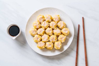 Karides Çince buğulanmış Dumpling sos ile