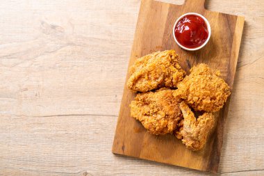 Kızarmış tavuk yemeği - abur cubur ve sağlıksız yemek