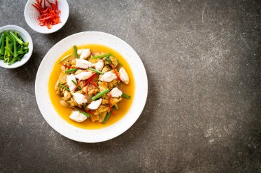 Fried yengeç ile toz köri - Tayland mutfağı