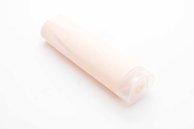 şampuan şişesi ve beyaz arka plan üzerinde izole kremi şişe