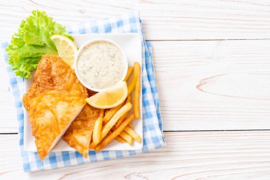 Balık ve cips - sağlıksız gıda