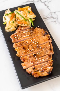 sebze - Asya tarzı ile dilimlenmiş domuz biftek ızgara