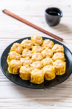 Karides Çince buğulanmış Dumpling sos ile