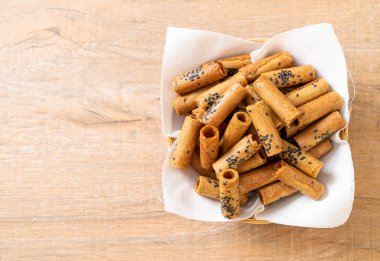 Taylandlı çıtır Hindistan cevizi roll - Tay tatlı snack