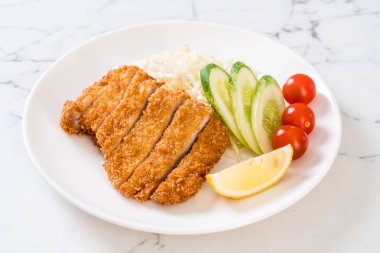 Japon kızartılmış domuz pirzolası (tonkatsu seti) - Japon yemek tarzı