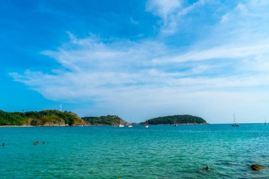 Güzel tropikal plaj ve deniz - tatil tatil kavramı