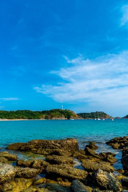 Güzel tropikal plaj ve deniz - tatil tatil kavramı