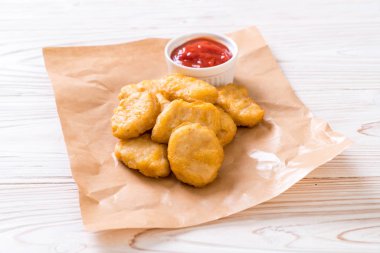 Soslu tavuk nugget, sağlıksız yemek.