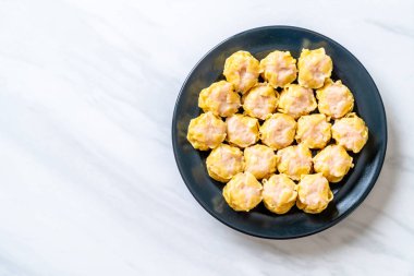 Karides Çince buğulanmış Dumpling sos ile