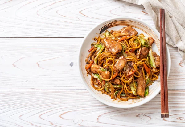 tavada kızartılmış yakisoba noodle pork - Asya gıda tarzı ile