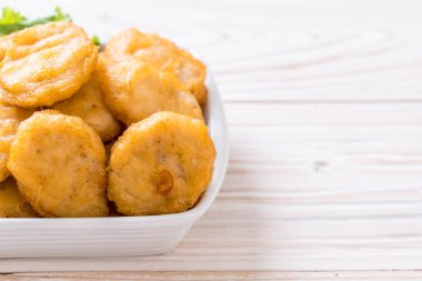 Soslu tavuk nugget, sağlıksız yemek.