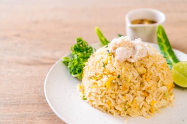 Sebzeli kızarmış pirinç.