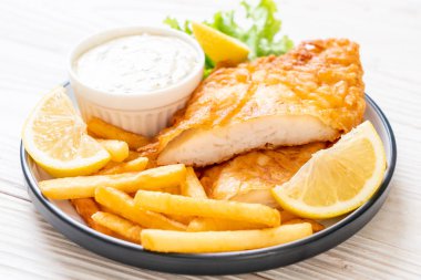 Balık ve cips - sağlıksız gıda