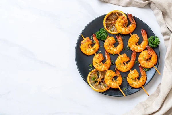 Grilled Tiger Shrimps Skewers Lemon Seafood Style — Stock Photo, Image