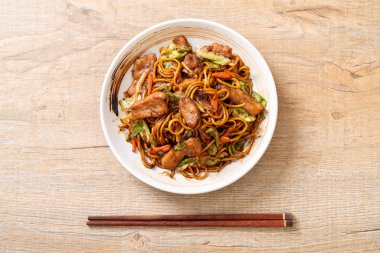 tavada kızartılmış yakisoba noodle pork - Asya gıda tarzı ile