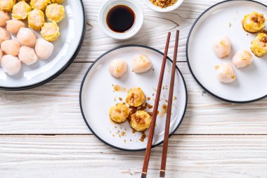 Çin karides pişmiş hamur tatlısı - Asya gıda tarzı