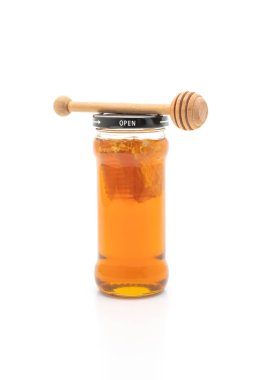 Bal kavanozu beyaz arkaplanda izole