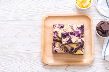 yaban mersini peynir Kek pasta plaka üzerinde