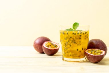 taze ve buzlu meyve suyu - sağlıklı içecek