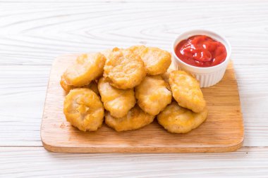 Soslu tavuk nugget, sağlıksız yemek.