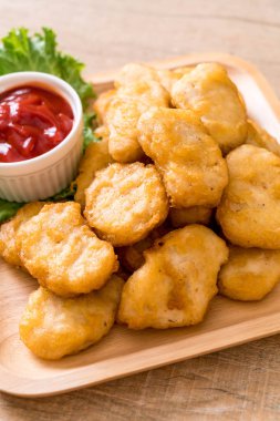 Soslu tavuk nugget, sağlıksız yemek.